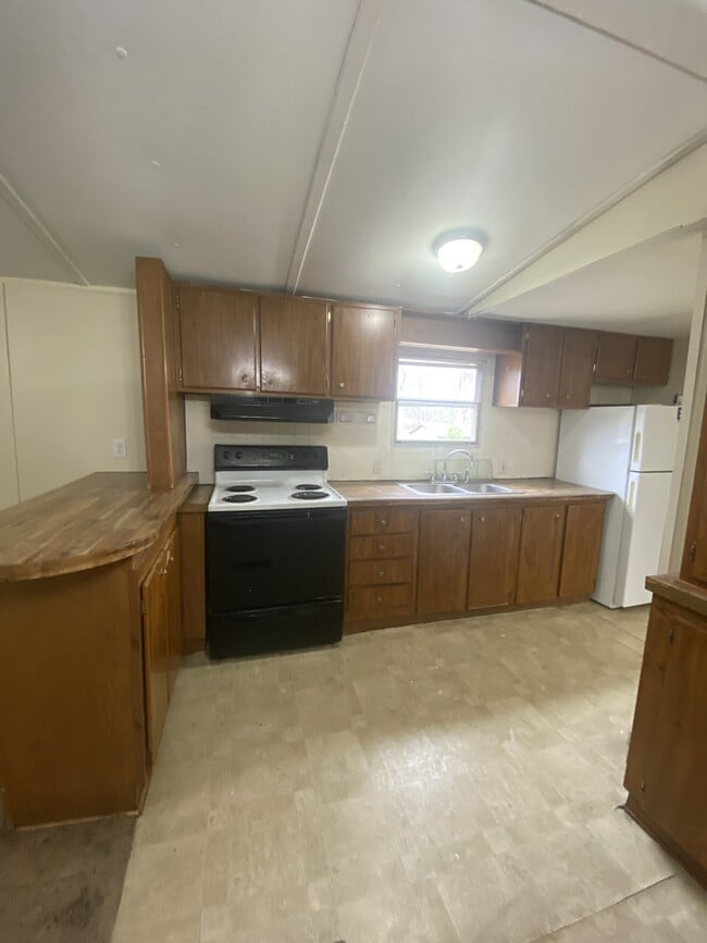 Photo - 90 Stowers Ln