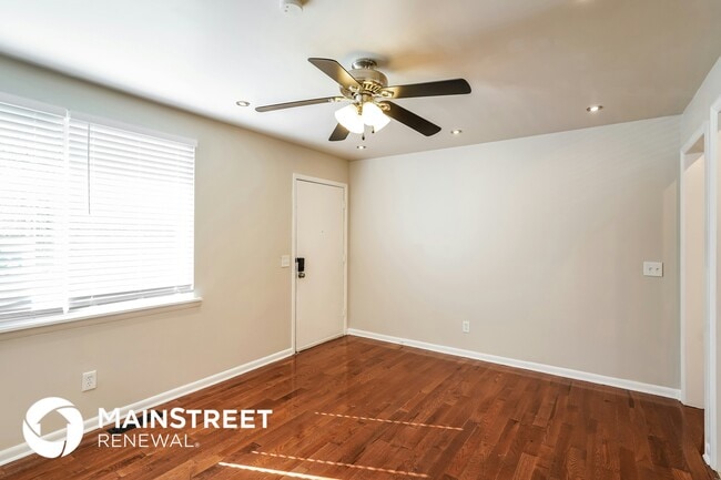 Photo - 3804 Scotwood Dr