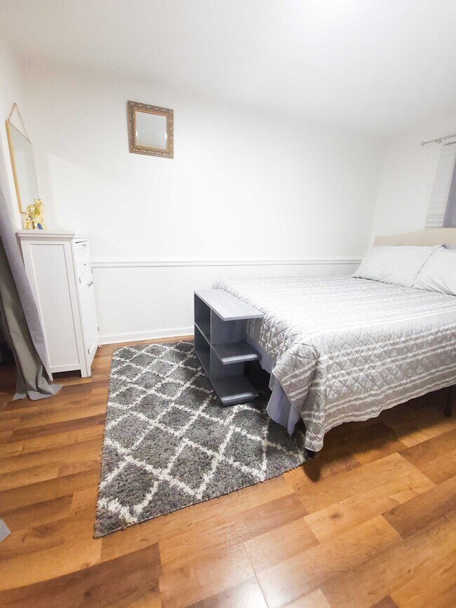 Photo - 2359 Iroquois Trl