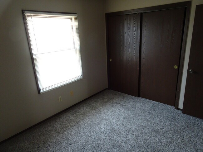 Bedroom - 404 Plaza Heights Rd Unit 4plexinMarshalltown