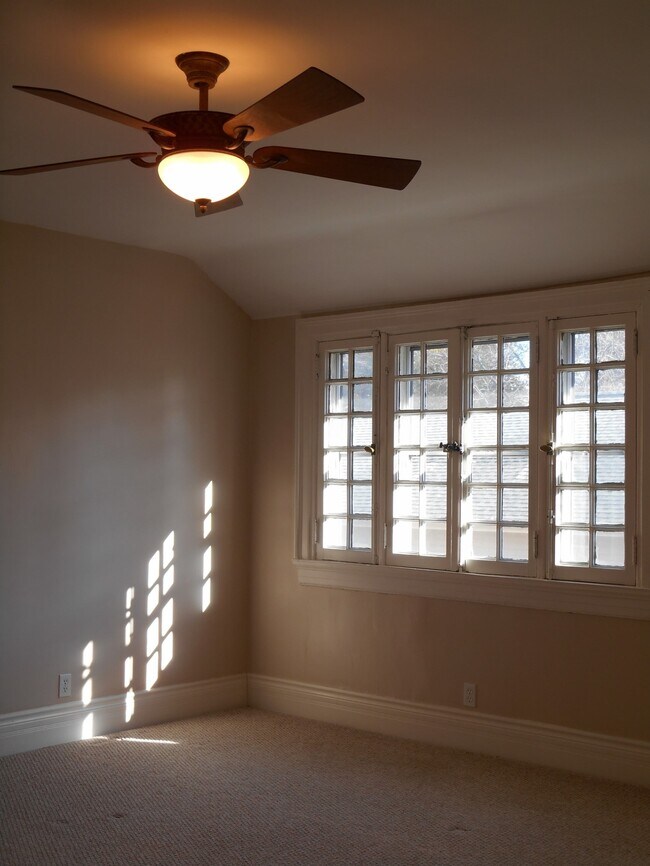 Apt. D Master Bedroom - Hedstrom Manor Estates