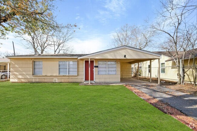 Building Photo - 8118 Panay Dr Rental