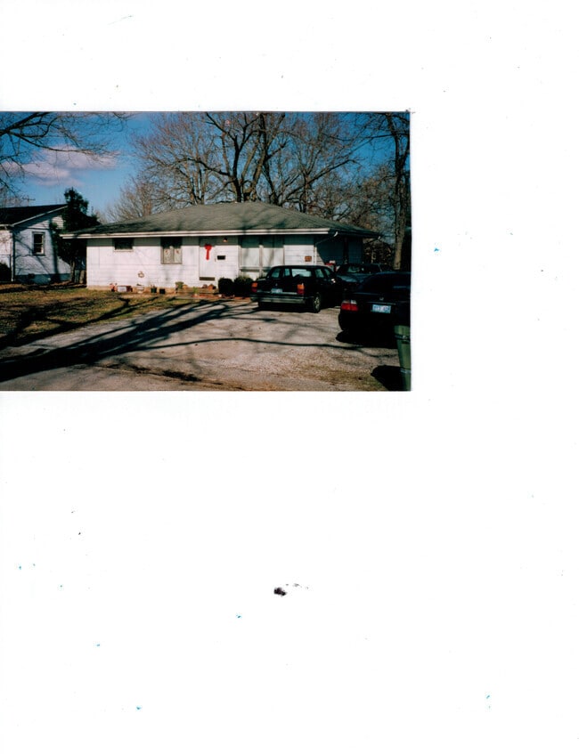 Building Photo - 2718 Florence Dr Rental