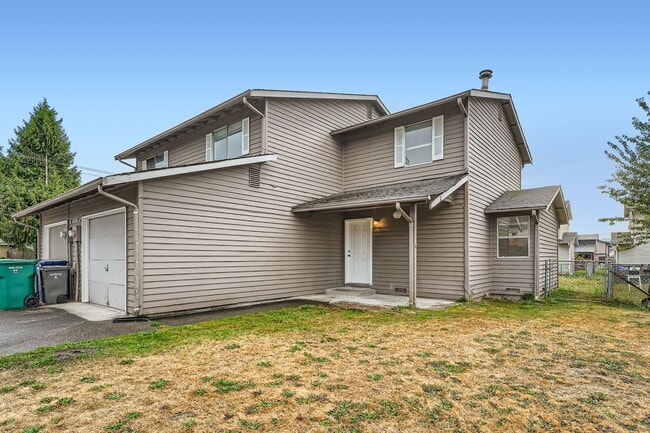 Photo - 2025 C St SE Unit B