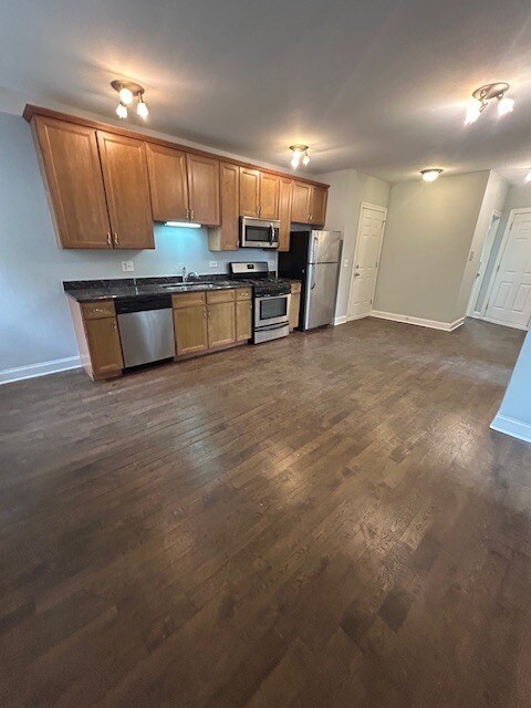 Photo - 4554 W George St Unit 1