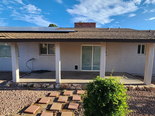 Photo - 830 W Stirrup Dr