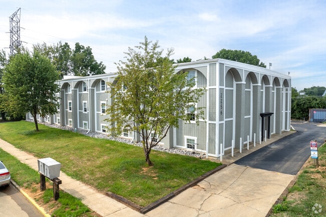 Townhomes & Flats at Fontaine