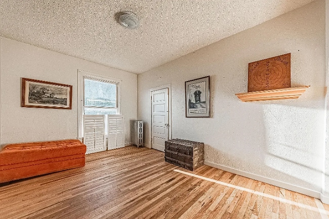 Photo - 417 W 3rd St Unit 1