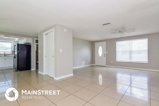 Photo - 7421 Congress St