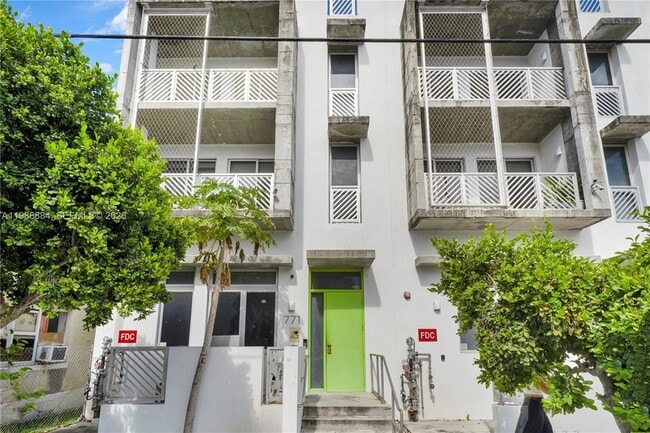 Photo - 765 NW 1st St Unidad 201