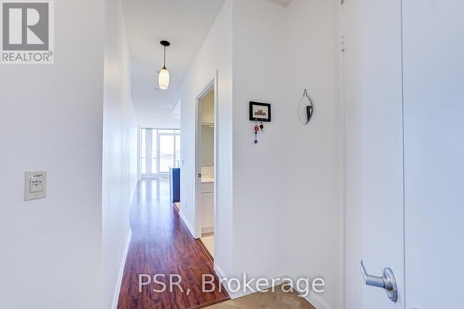 Photo - 218 Queens Quay W Unit 1506