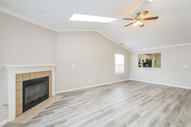 Photo - 1108 W Southport Rd