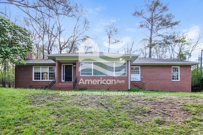 Building Photo - 1665 Twin Pines Dr