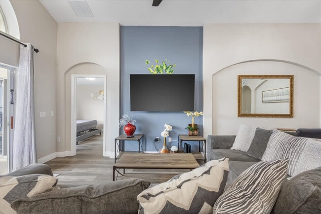 Photo - 4715 Cumbrian Lakes Dr Unit SI ID1520435P