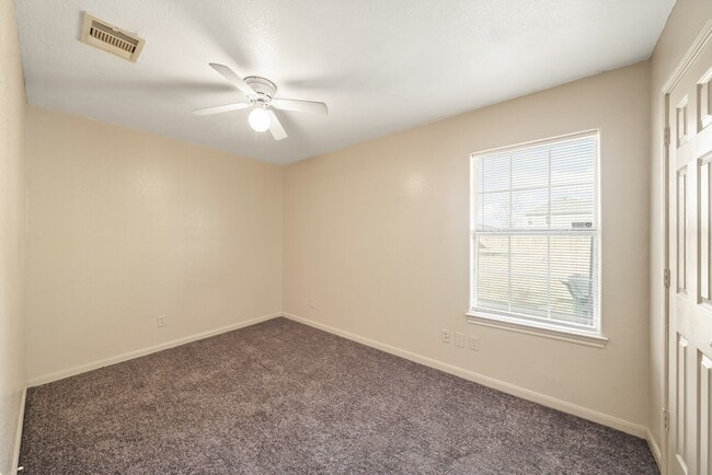 Photo - 4636 Mayflower St