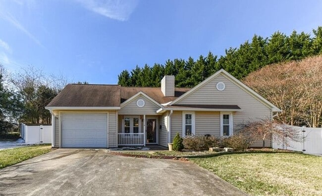 Recently Renovated!!Beautiful 3BR home. - Recently Renovated!!Beautiful 3BR home.