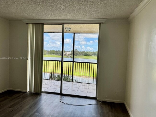 Building Photo - 3100 W Rolling Hills Cir Unit 310
