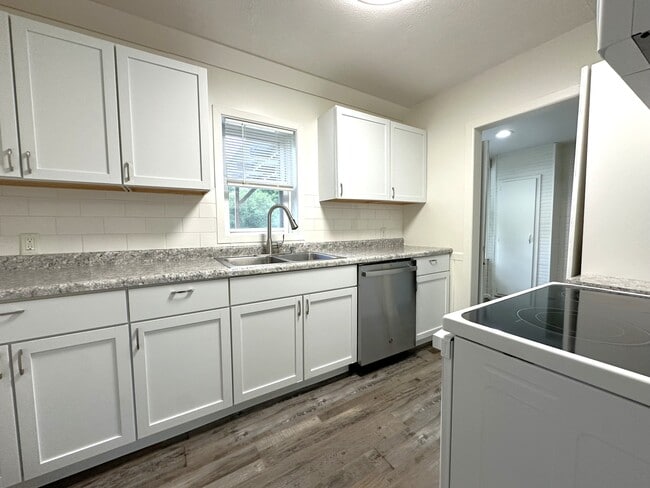 Photo - 1402 1st St Unit 1