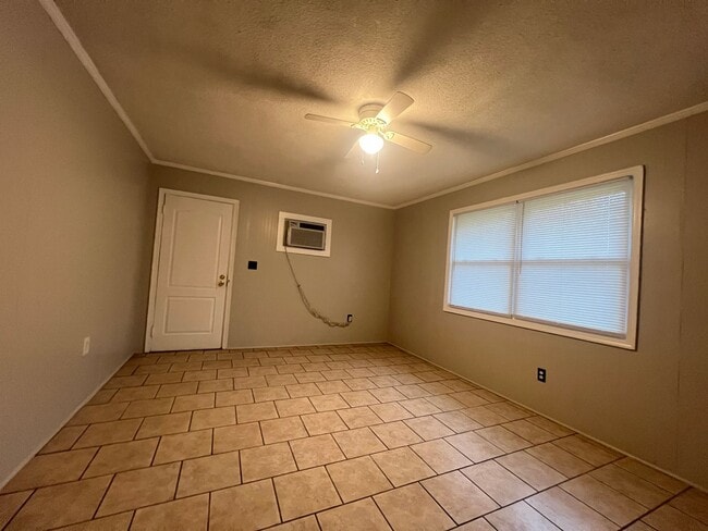 Photo - MOVE-IN READY!