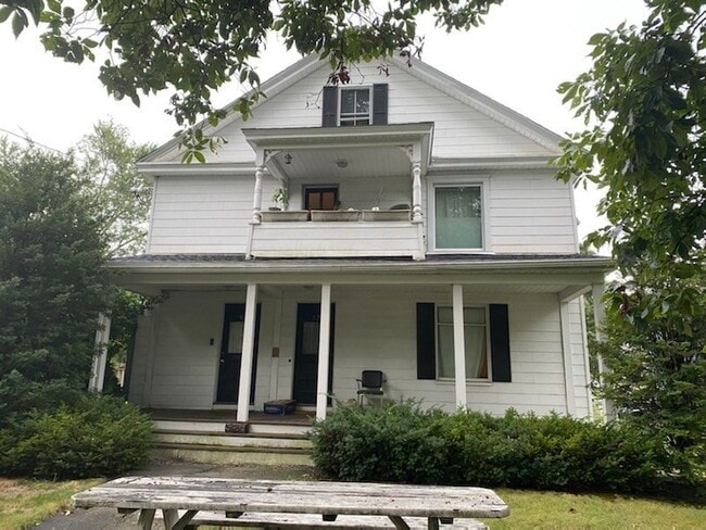 Building Photo - 57 Chestnut St