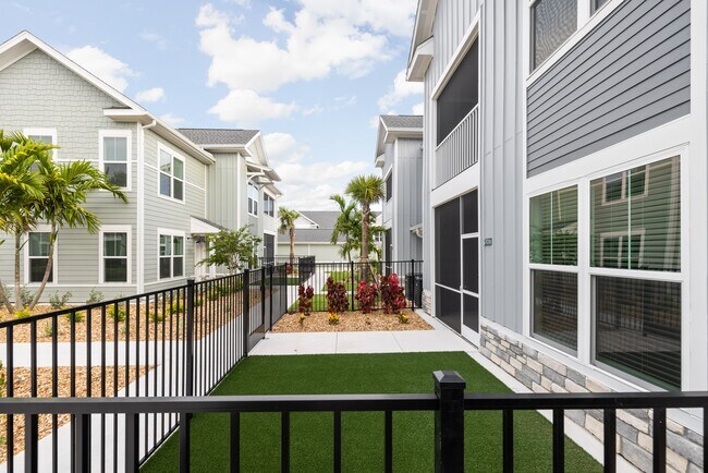 Palm Grove Luxury Apartments
