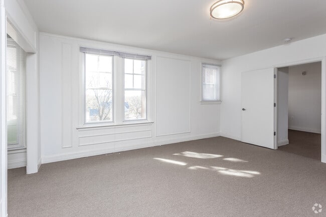 1BR, 1BA - 676 SF - Commonwealth