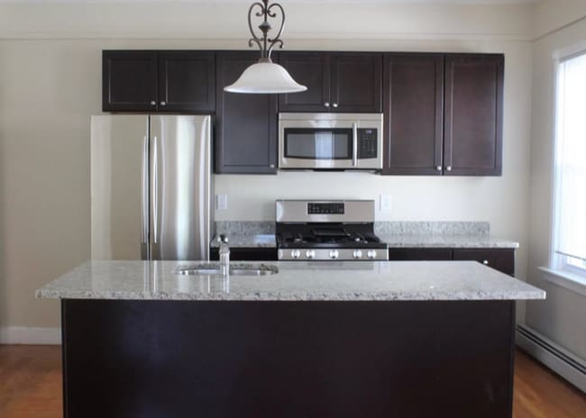 Building Photo - 590 Smith St Unit 1 Rental