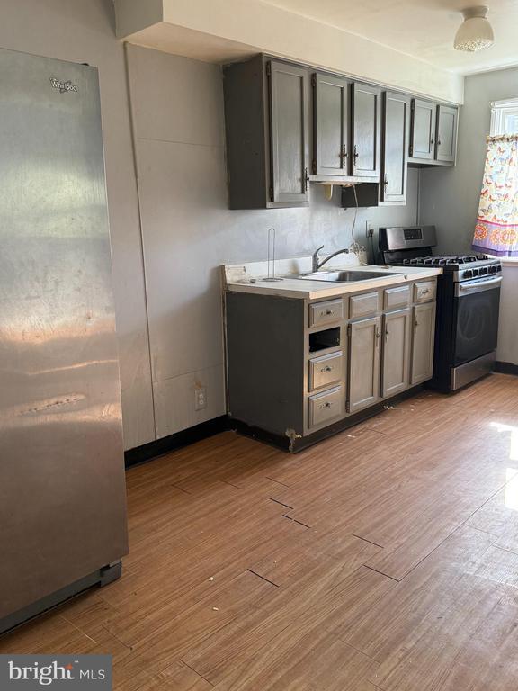 Photo - 557 Wiltshire Rd