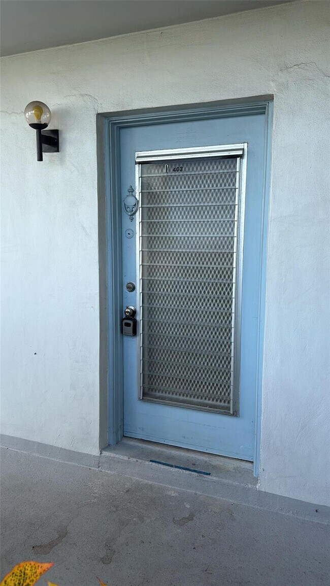 Photo - 403 Saxony Way Unidad 403