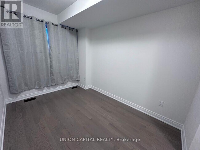 Photo - 555 Vine Cliff Blvd