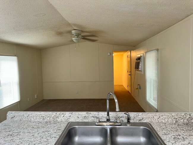 Photo - 3666 Glenda St