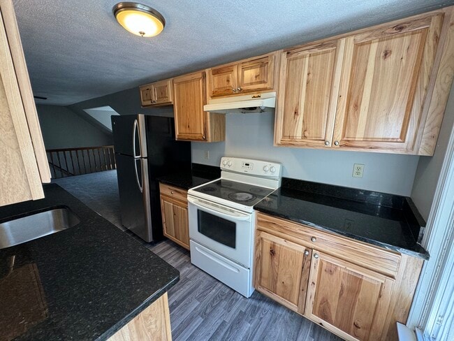 Photo - 61 Waverley Rd Unit 3