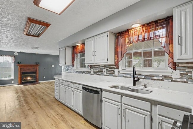 326 Hunters Run Dr