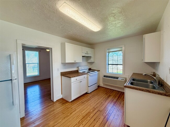 Photo - 232 S Tesch St Unit 236