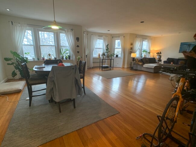 Building Photo - 20 Dean Rd Unit 3