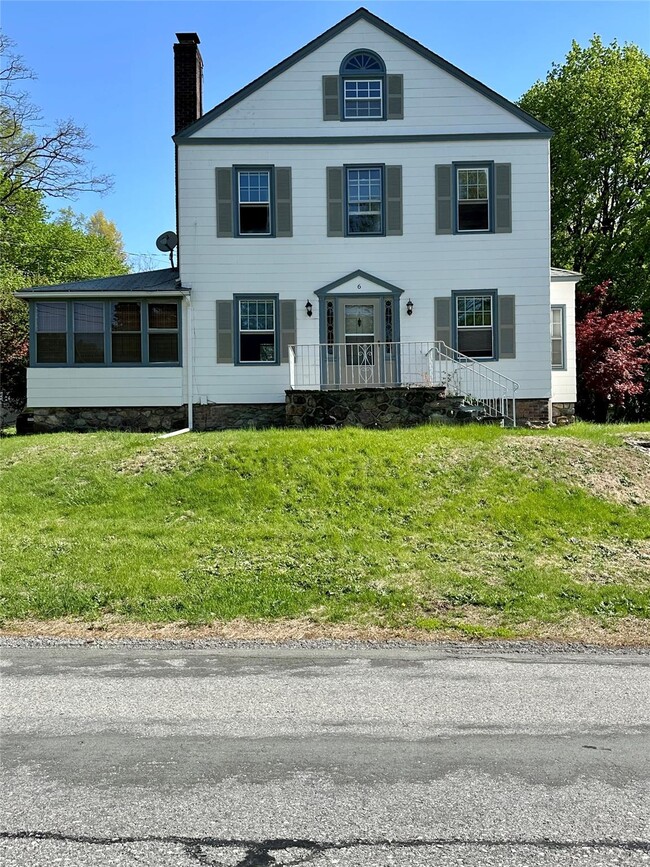 Photo - 6 Edgewood Dr House