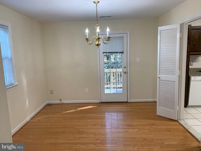 Photo - 6725 Kenwood Forest Ln Townhome