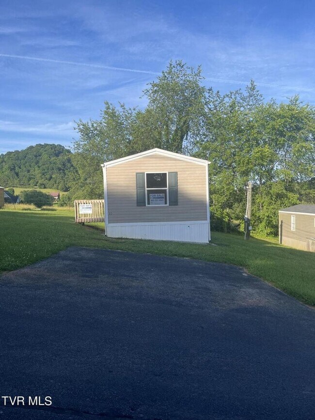 Clearview Mobile Home Park - Clearview Mobile Home Park Unit Lot # 10