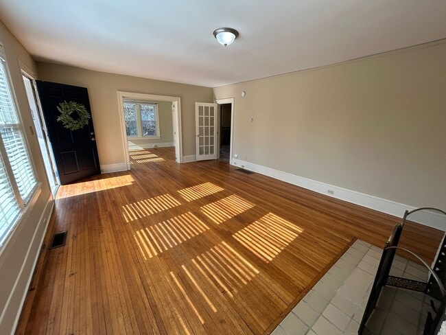 Photo - Central - Beautifully Restored and Updated Apartment