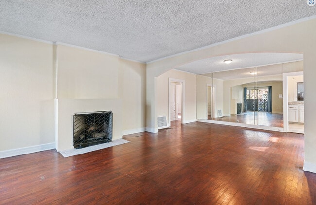 Photo - 929 N Croft Ave