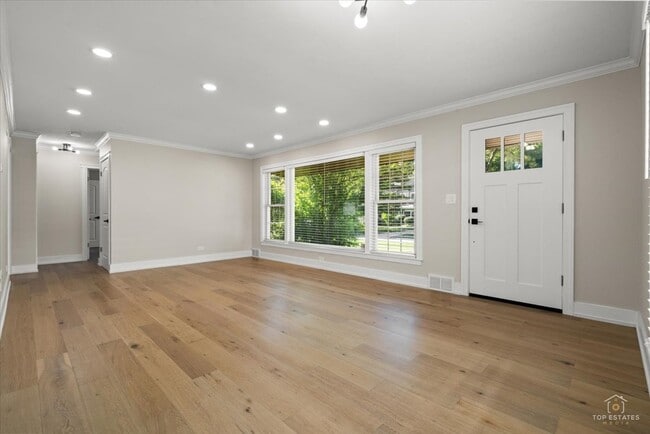 Photo - 463 Longfellow Ave