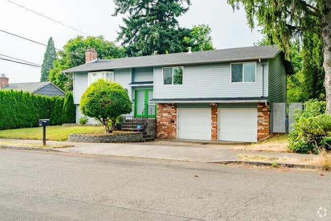 Building Photo - 15933 SE Mill St Rental