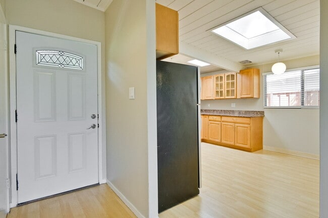 Photo - Nice Single Level Eichler Home in the Gree...