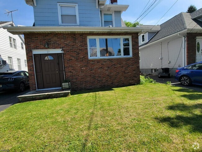 Building Photo - 27 Barrington Ave Unit 1 Rental