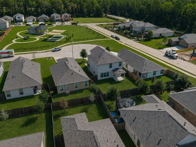 Photo - CUL-DE-SAC LIVING IN GRACE LANDING—JUST STEPS FROM THE PLAYGROUND & SPLASH PAD!