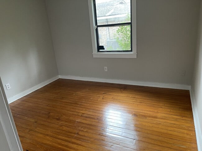 Photo - 5457 101st St