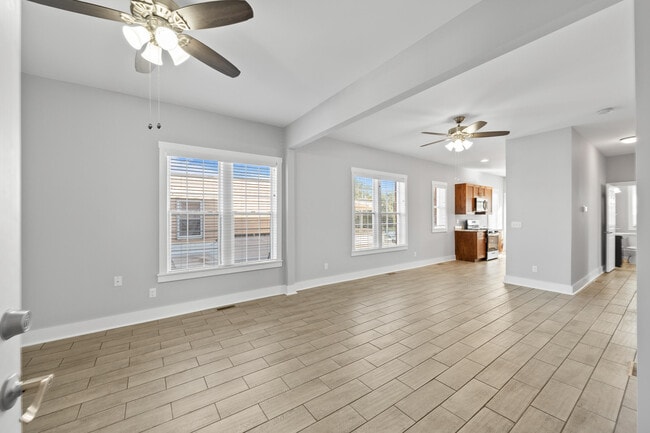 Photo - 106 N Main St