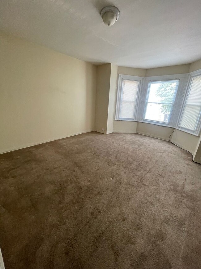 Building Photo - 4732 D St Unit 2