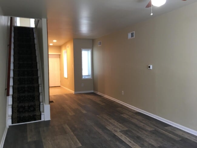 Photo - 17 E Ashmead St