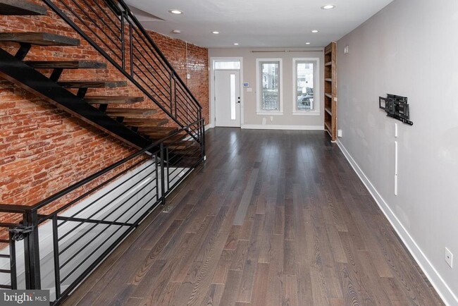 Photo - 1443 N Hollywood St